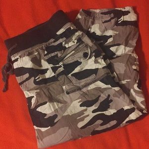 Capri Camouflage Joggers/Sweatpants